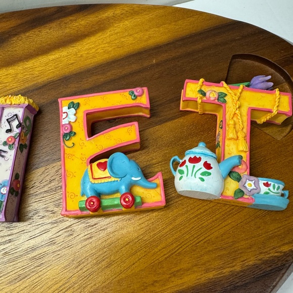 Mary Engelbreit Ink Vintage Alphabet Letter A Resin Artist Paint Apple 1999 - Picture 4 of 7